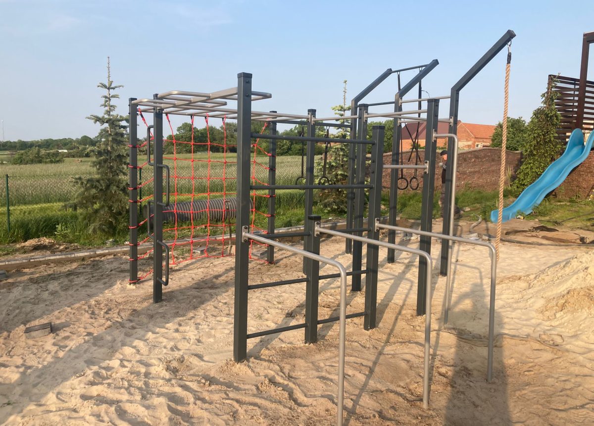 Średni zestaw Street workout robiony dla osoby prywatnej z okolic Poznania, błyskawiczna produkcja bo tylko w 3 dni od kontaktu i 4 dzień to montaż.